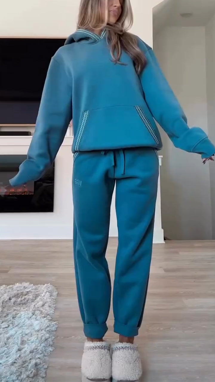 Round Neck Hooded Sweatshirt + Pants Suit