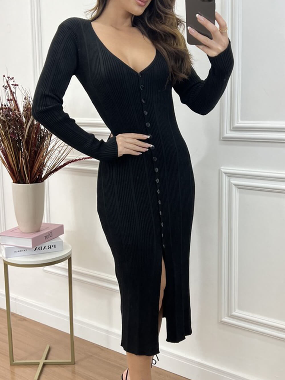 Knitted V-neck Long-sleeved Midi Dress