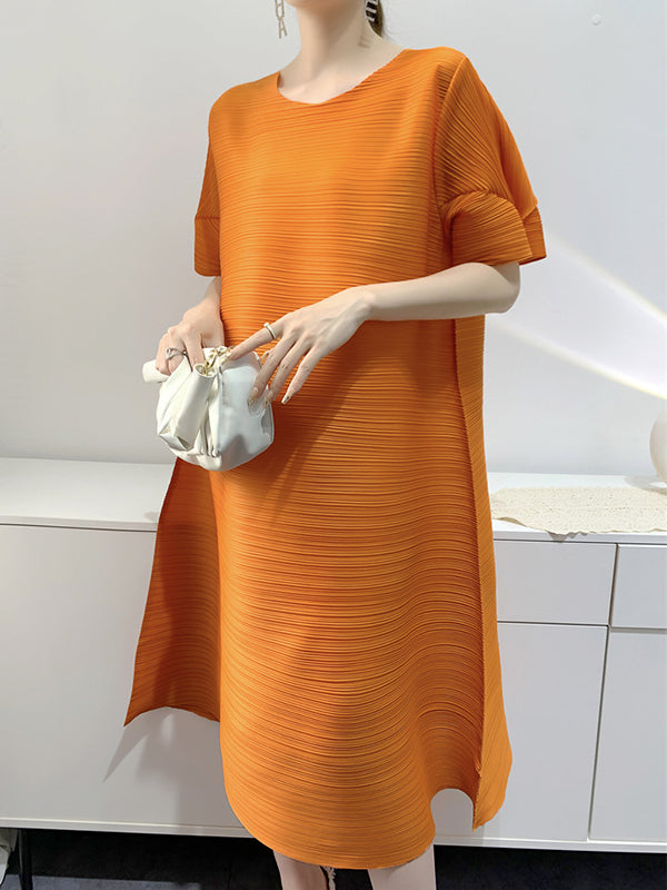 Loose Pleated Round-neck Midi Dresses