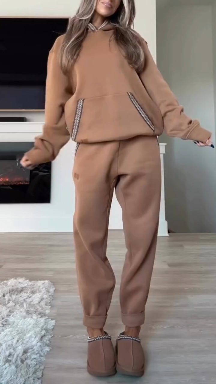 Round Neck Hooded Sweatshirt + Pants Suit