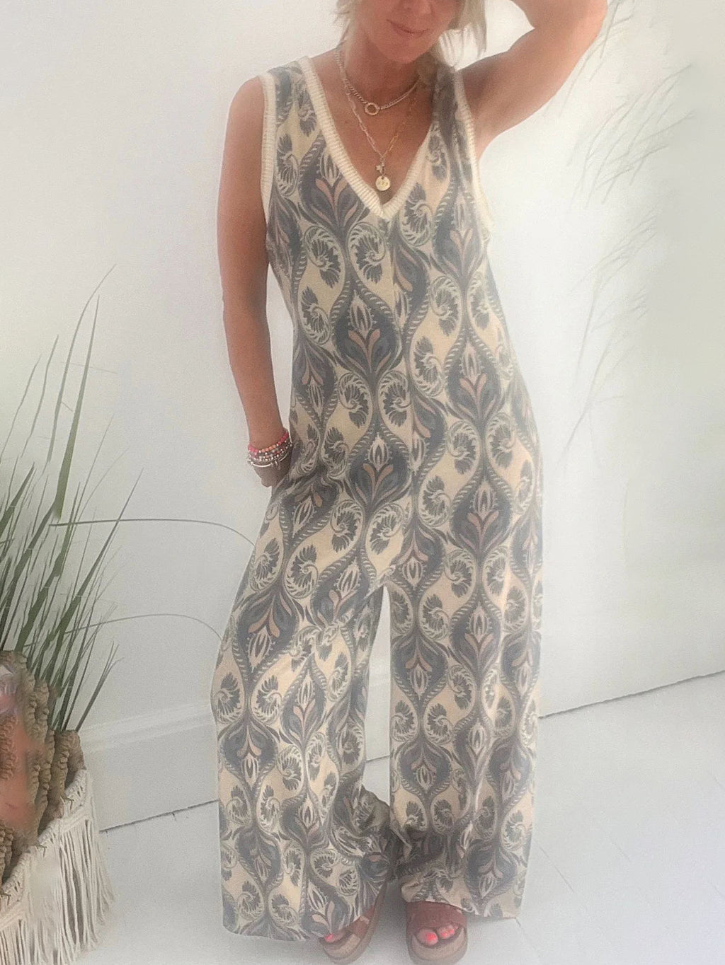 V Neck Sleeveless Printed Wide-leg Pants Jumpsuits