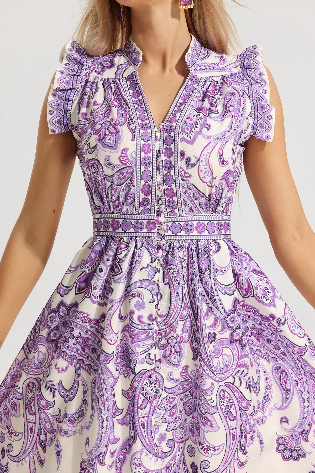Ruffle V-neck Single Breasted Maxi Dress