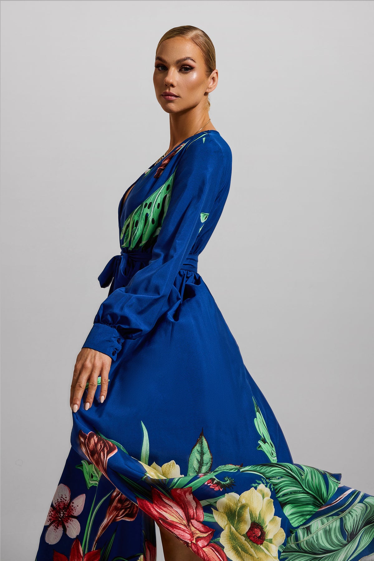 V-neck Lantern Sleeve Maxi Dress
