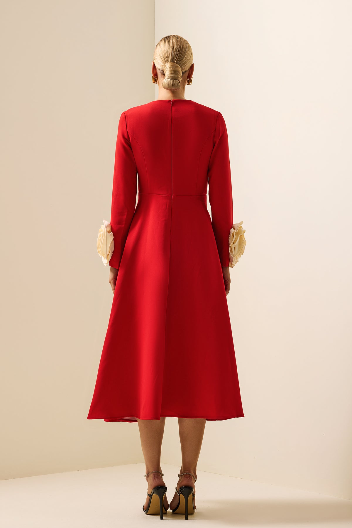 3d Flower Round Neck Long Sleeve Midi Dress