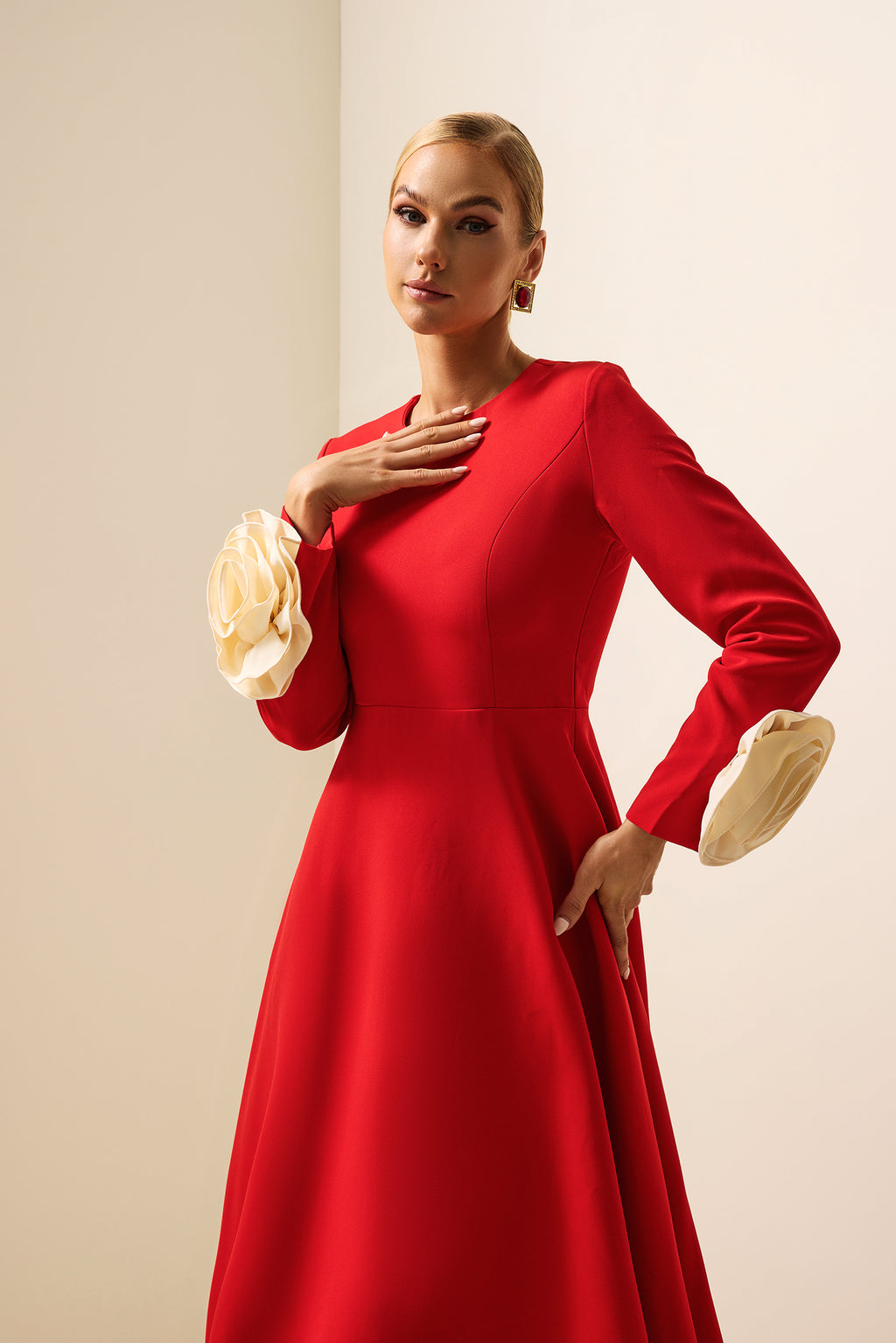 3d Flower Round Neck Long Sleeve Midi Dress