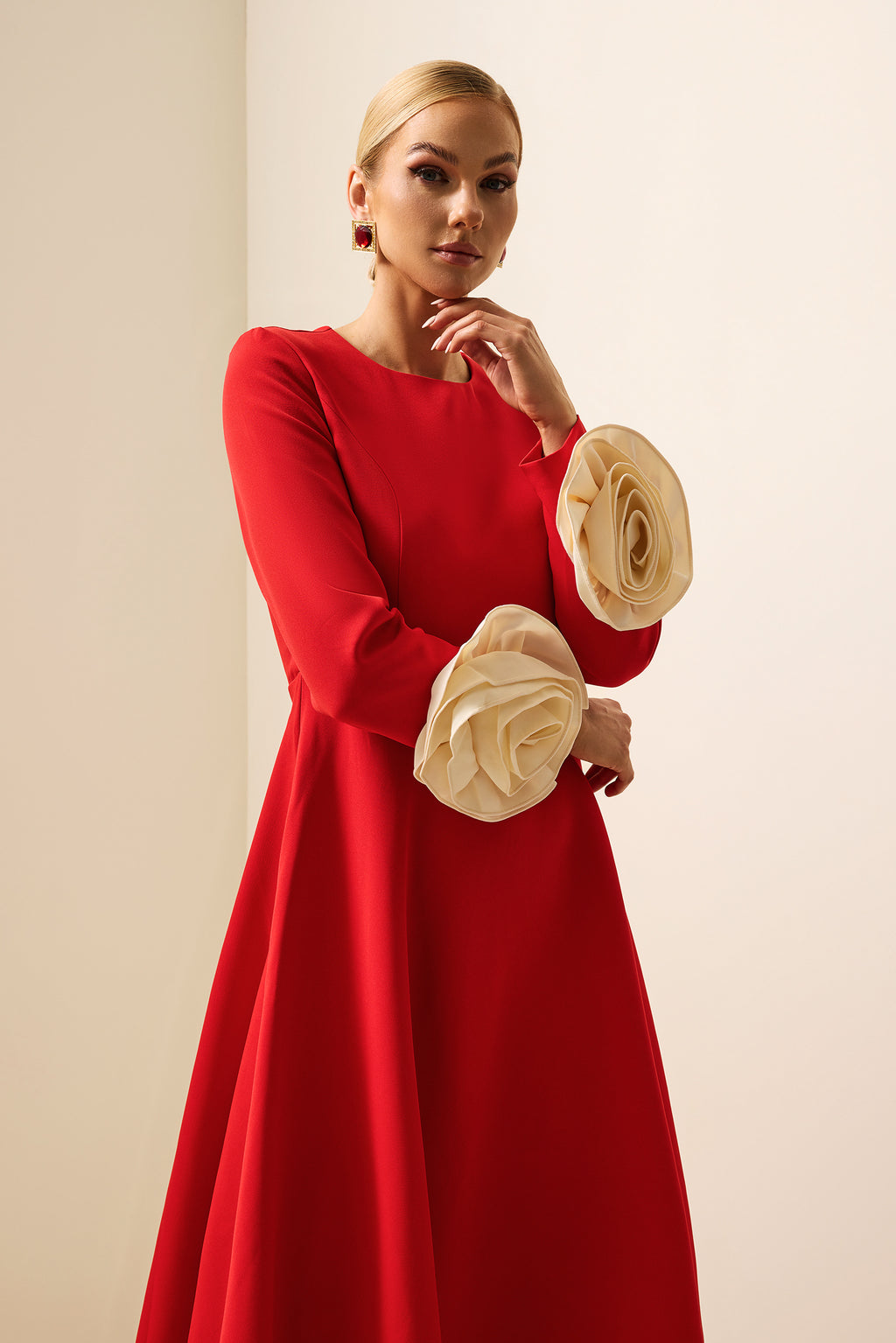 3d Flower Round Neck Long Sleeve Midi Dress