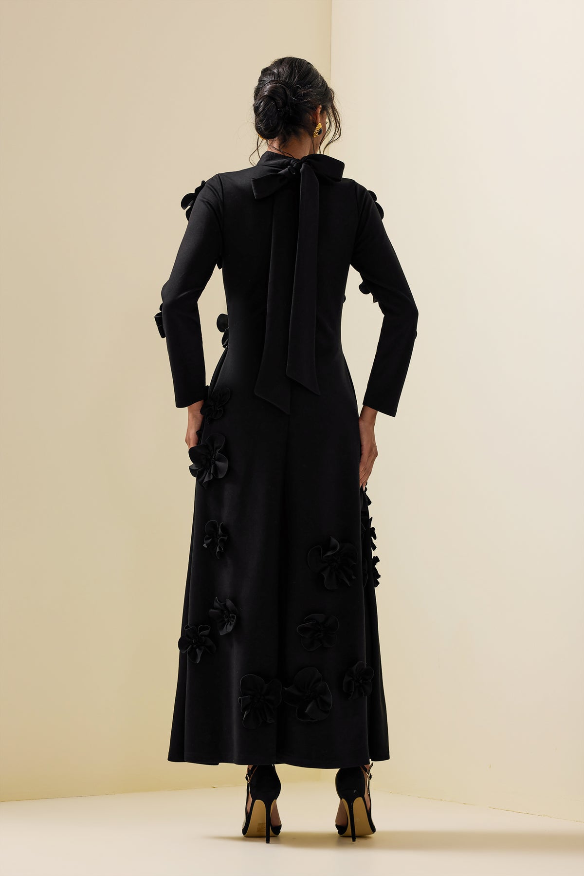 3d Flower Stand Collar Long Sleeve Midi Dress