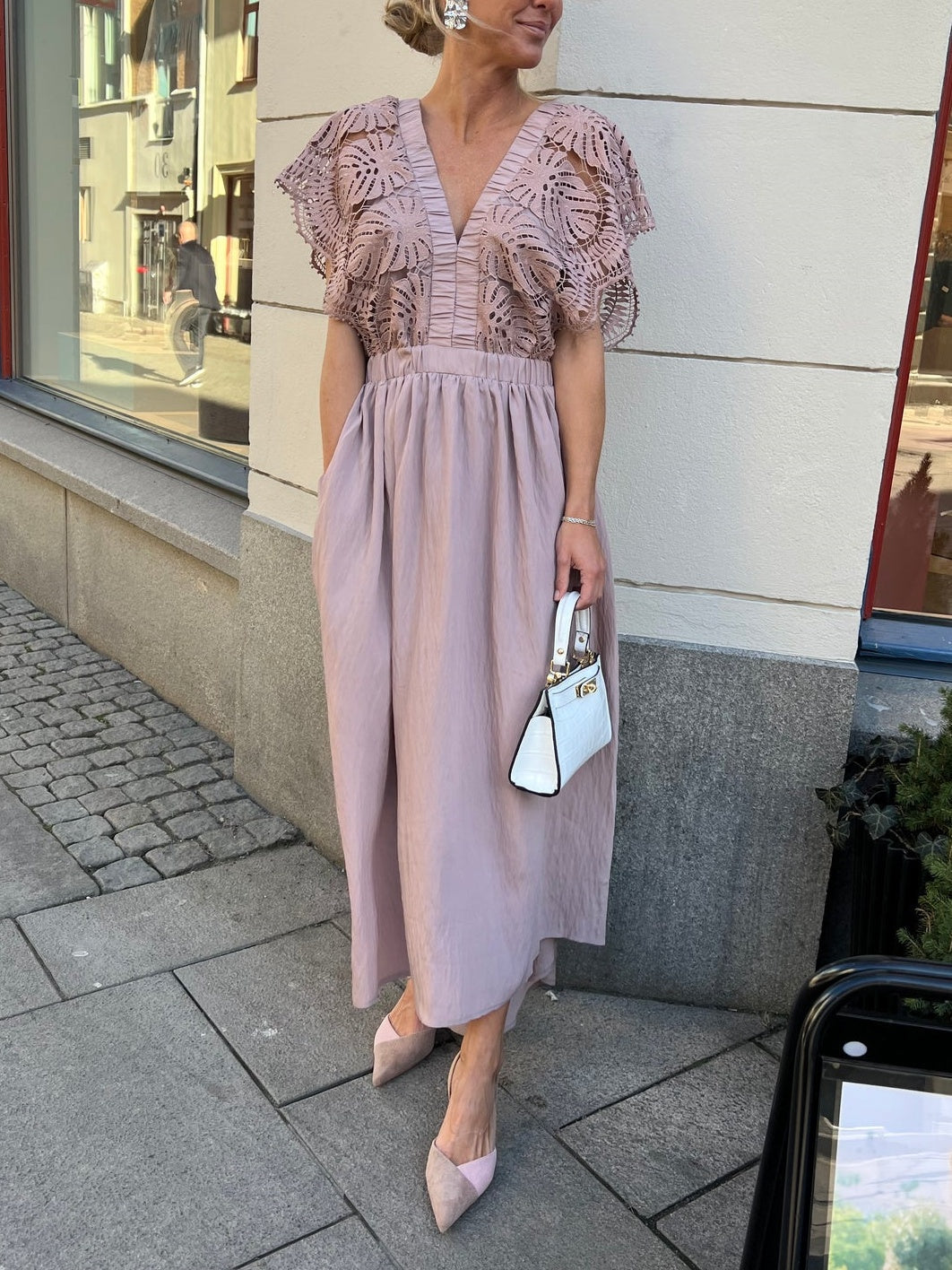 Lace Sleeveless Midi Dress