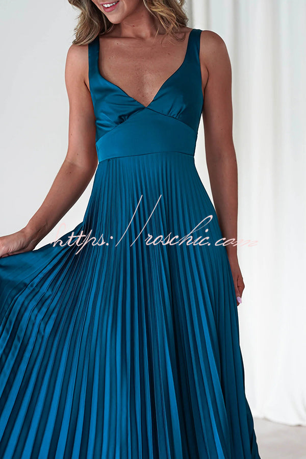 Satin Color V-neck Pleated Maxi Dress