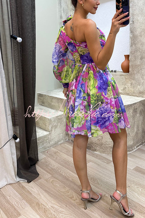 Vivid Visions Print Pleated One Shoulder Sleeve Swing Mini Dress