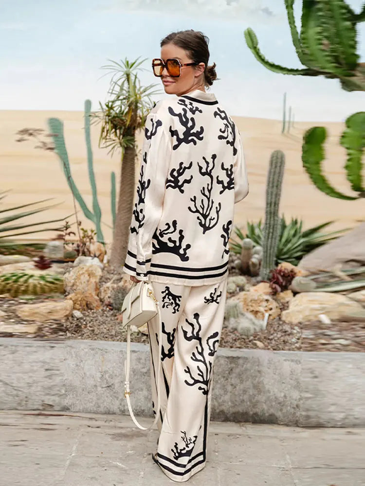 Light and Comfortable Satin Unique Print Elastic Waist Pocketed Wide Leg Pants