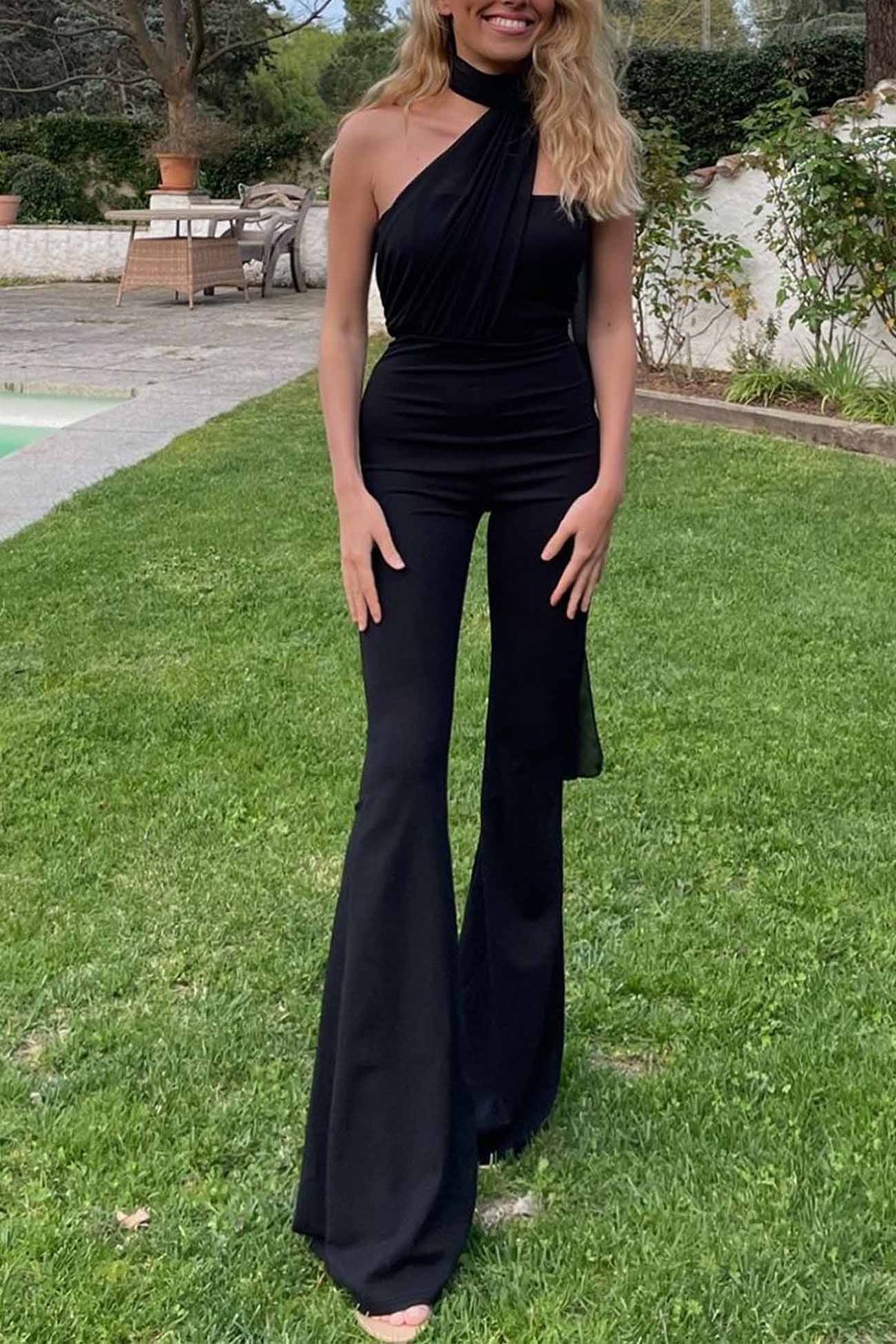Chocker Neck Ribbon Flared Jumpsuits