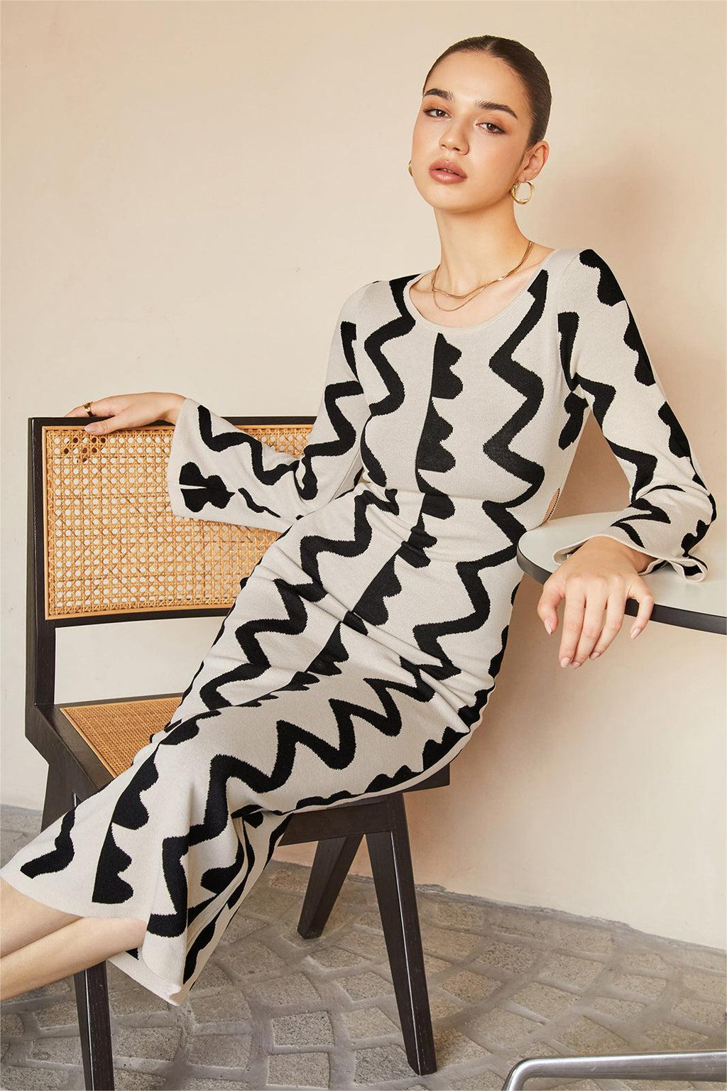 Wavy Line Knit Midi Dress