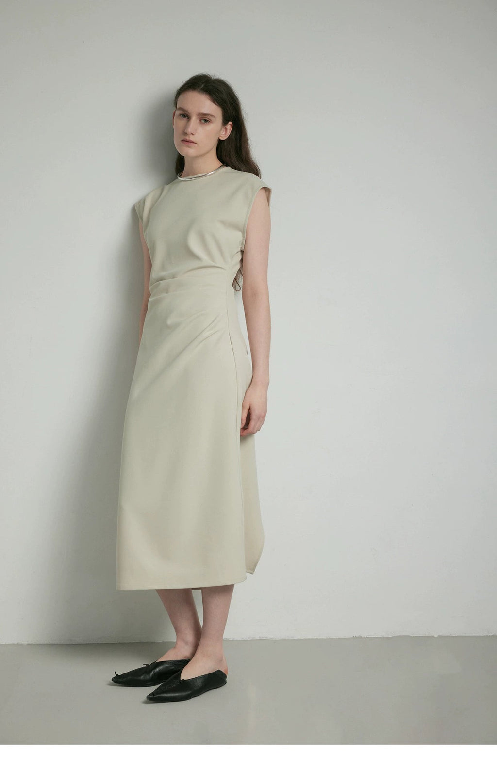 Round Neck Sleeveless Midi Dress