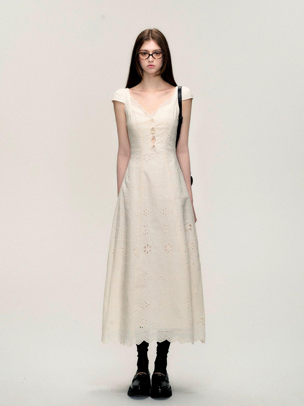 Oakmoo Off-white Cotton Eyelet Lace Sweetheart Dress