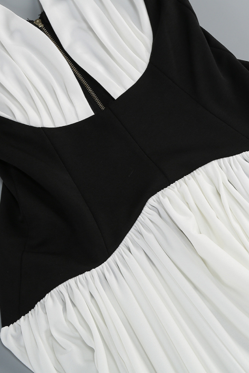 Majrela Off-shoulder Backless Maxi Dress