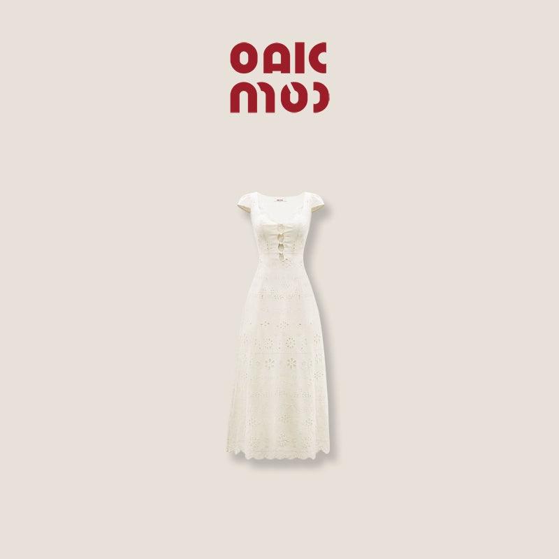 Oakmoo Off-white Cotton Eyelet Lace Sweetheart Dress