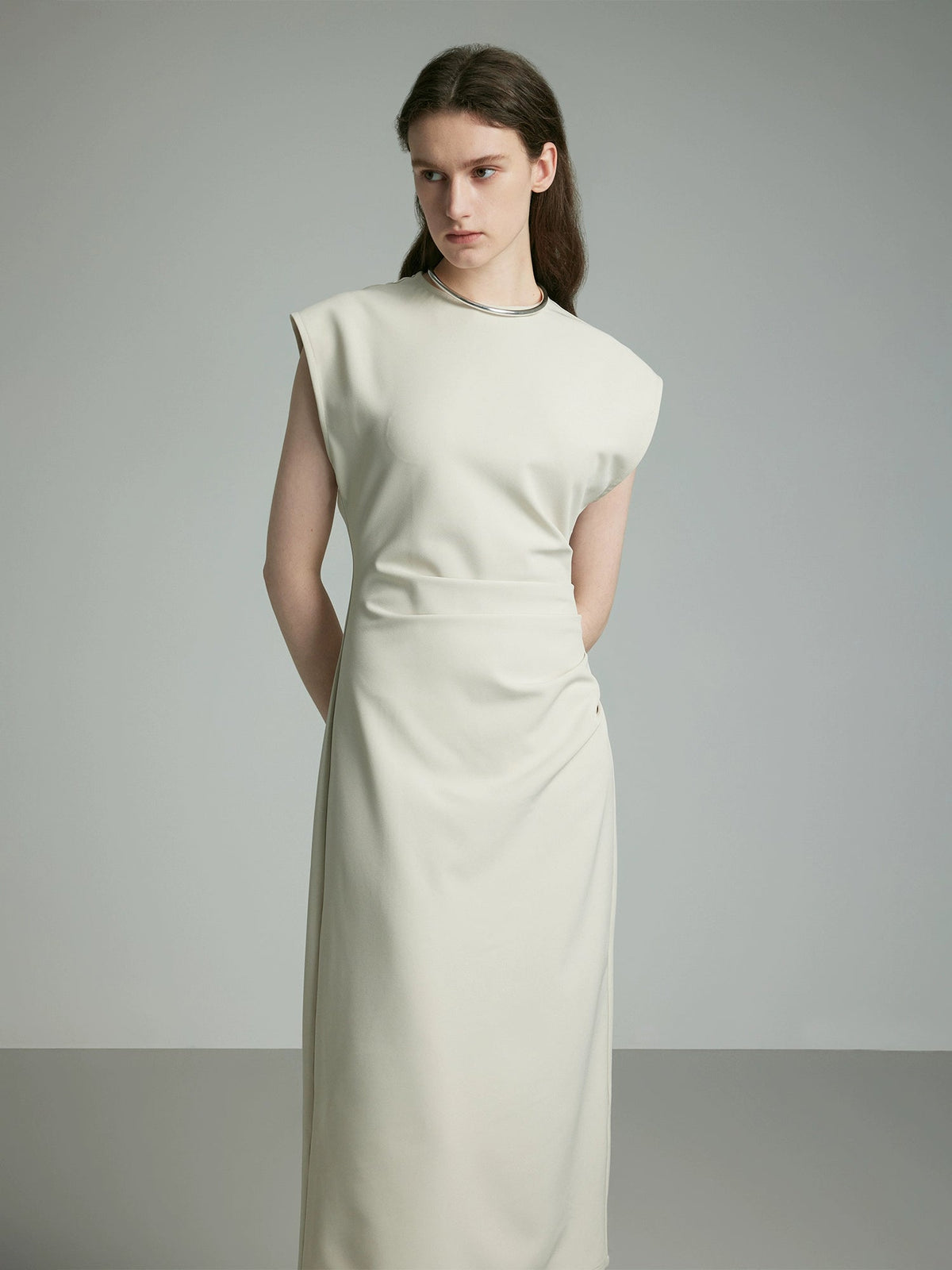 Round Neck Sleeveless Midi Dress