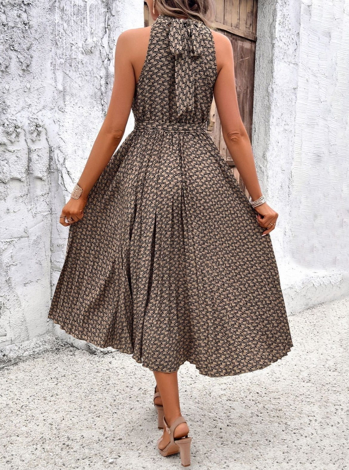 Patterned Sleeveless Halterneck Midi Dress With Waist Tie