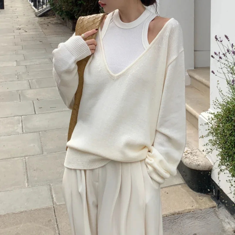 Autumn New High Street Vneck Color Longsleeved Sweater + Slim Camisole Twopiece Suit