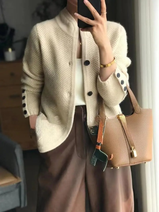 Lucille Cardigan Woman – Soft Cashmere Buttoned Sweater & Classic Cut