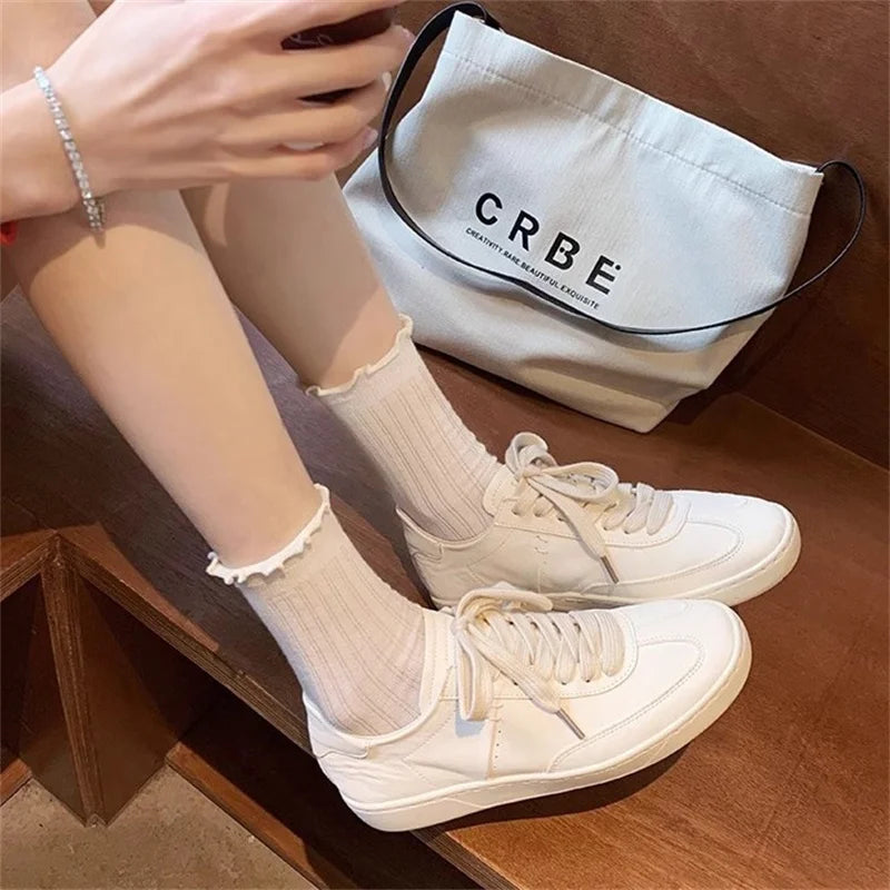 Spring New Versatile Breathable Shoes Classic Color Round Toe Soft Leather White Flat Sneakers