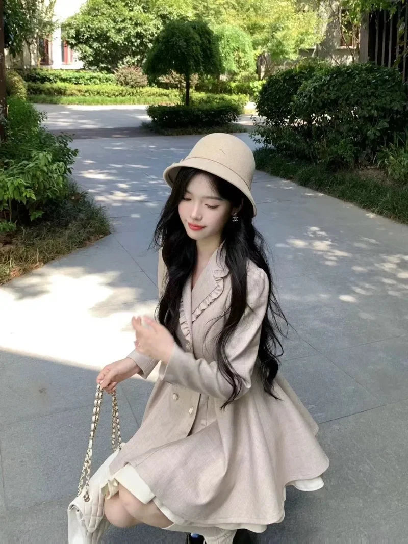 Sweet Hot Girl Retro Suit Autumn and Winter Shawl Cape Longsleeved Double Breasted Coat Twopiece Set Female Clothes