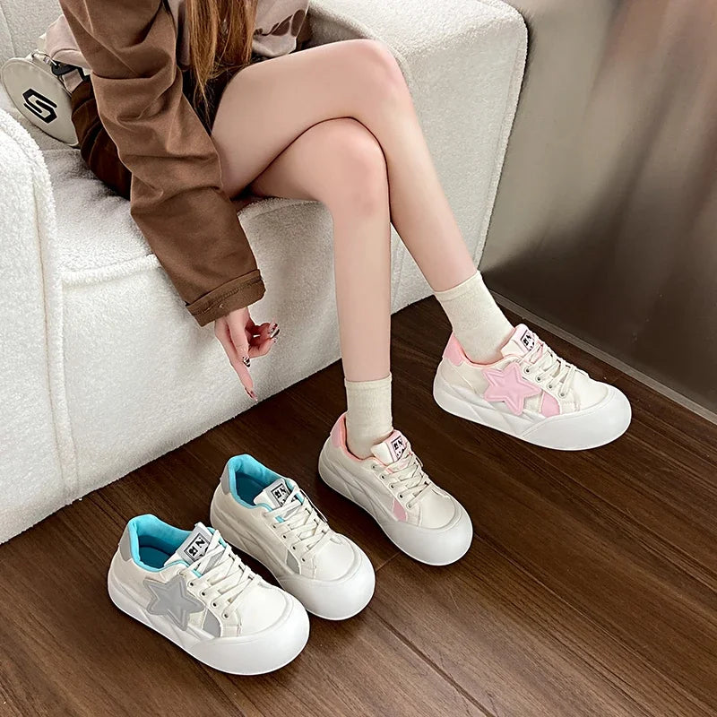 Spring and Autumn New Girl Thick Bottom Round Head Star Shoes to Wear Comfortable Sports Shoes Bread Shoes