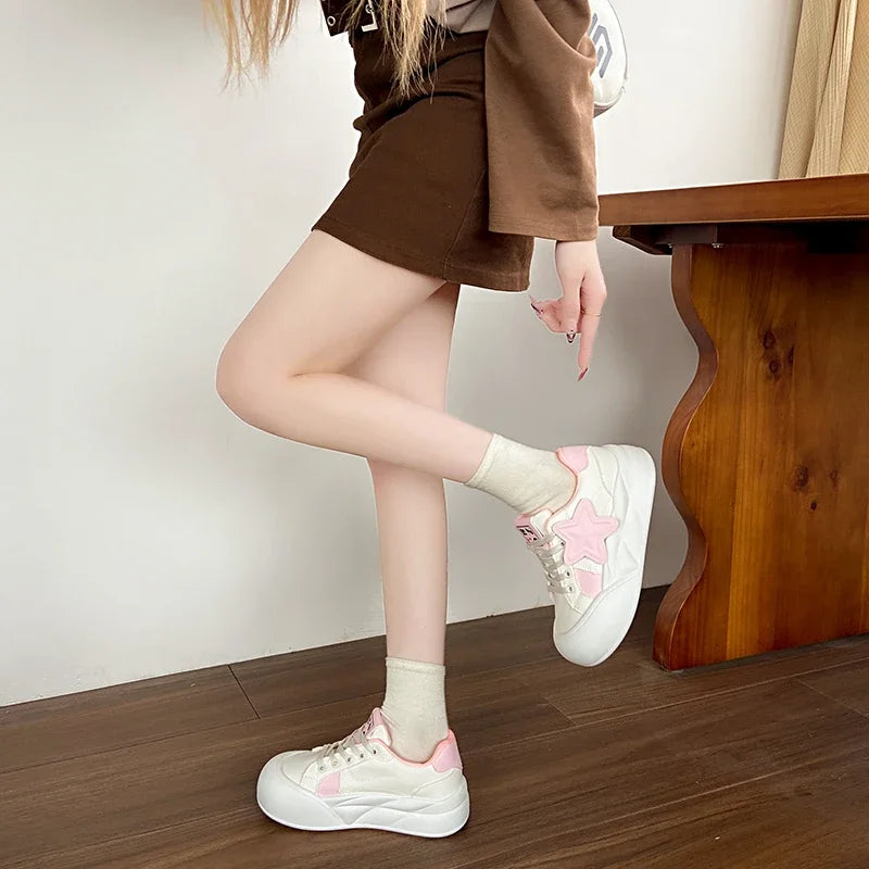 Spring and Autumn New Girl Thick Bottom Round Head Star Shoes to Wear Comfortable Sports Shoes Bread Shoes
