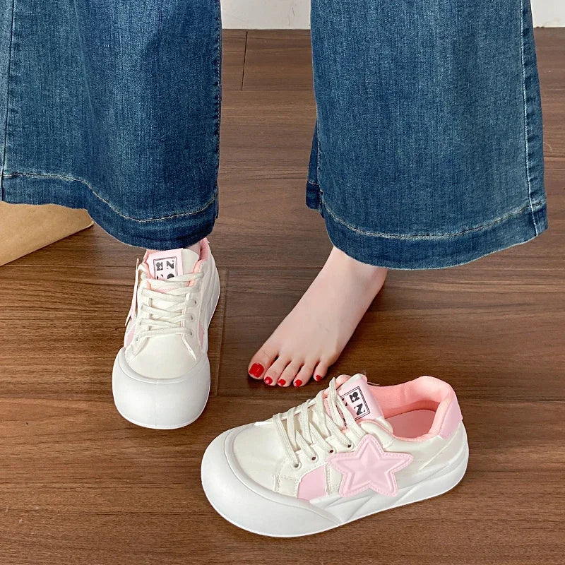 Spring and Autumn New Girl Thick Bottom Round Head Star Shoes to Wear Comfortable Sports Shoes Bread Shoes