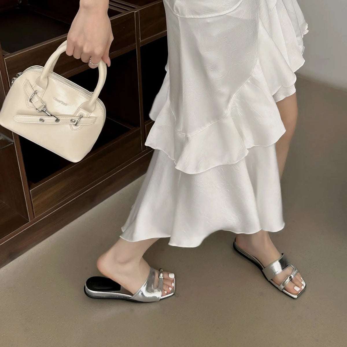 Shoes Woman Slippers Summer Square Toe Slides Rivet Pantofle Flat Designer New Rivet Shoes Slippers Summer Pan