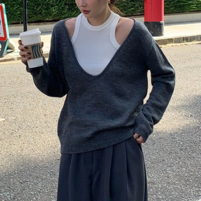 Autumn New High Street Vneck Color Longsleeved Sweater + Slim Camisole Twopiece Suit