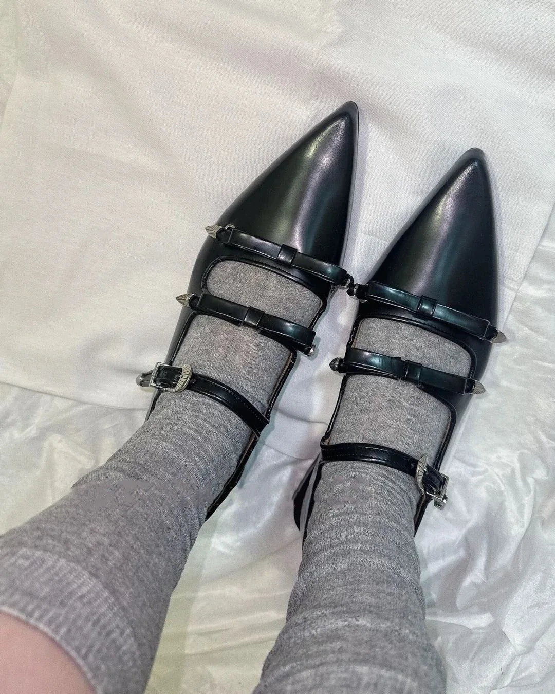 Japanese Metal Buckle Bow Mary Jane Shoes Sweet and Cool Pointed Leather Shallow Flat Shoes