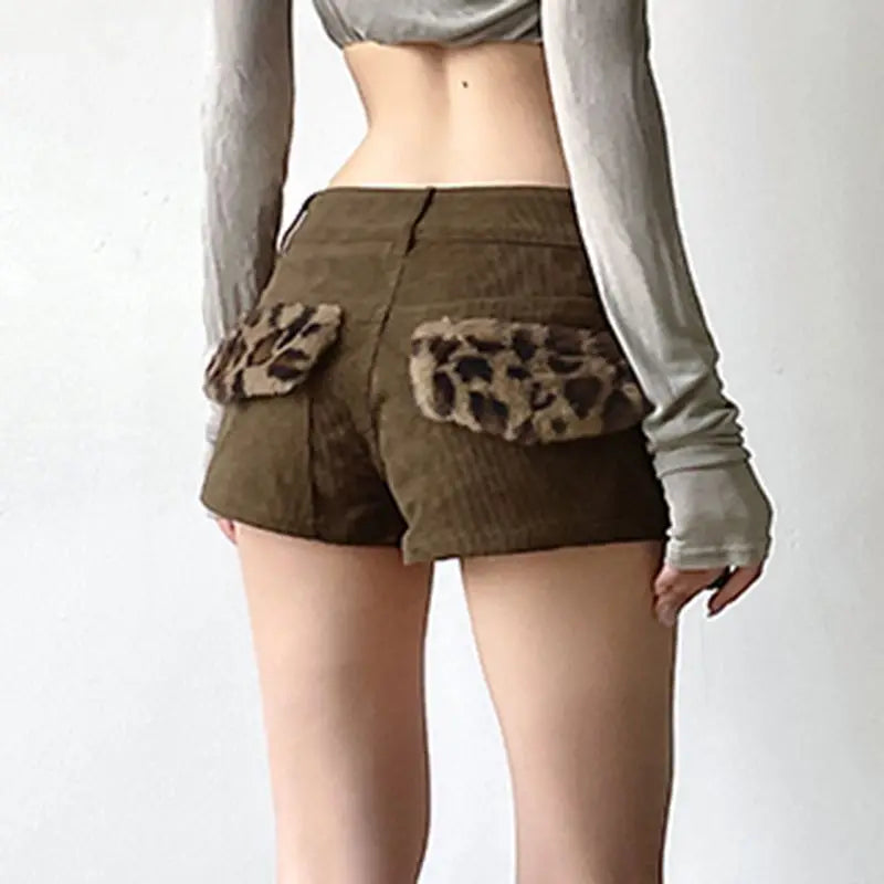 Autumn/winter Retro Furry Leopard Pattern Spliced Corduroy Shorts for Low Waist Slim Spicy Girl Pocket Hot Pants