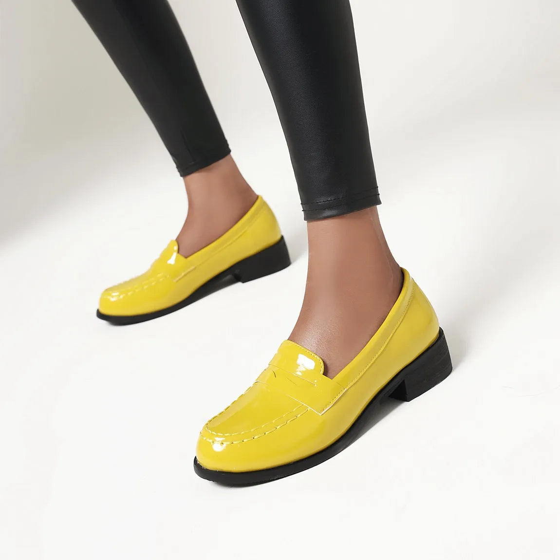 Spring Autumn New Low Heels Loafers Slip on Patent Leather Daily Work Shoes Purple Black Yellow 41 42 43