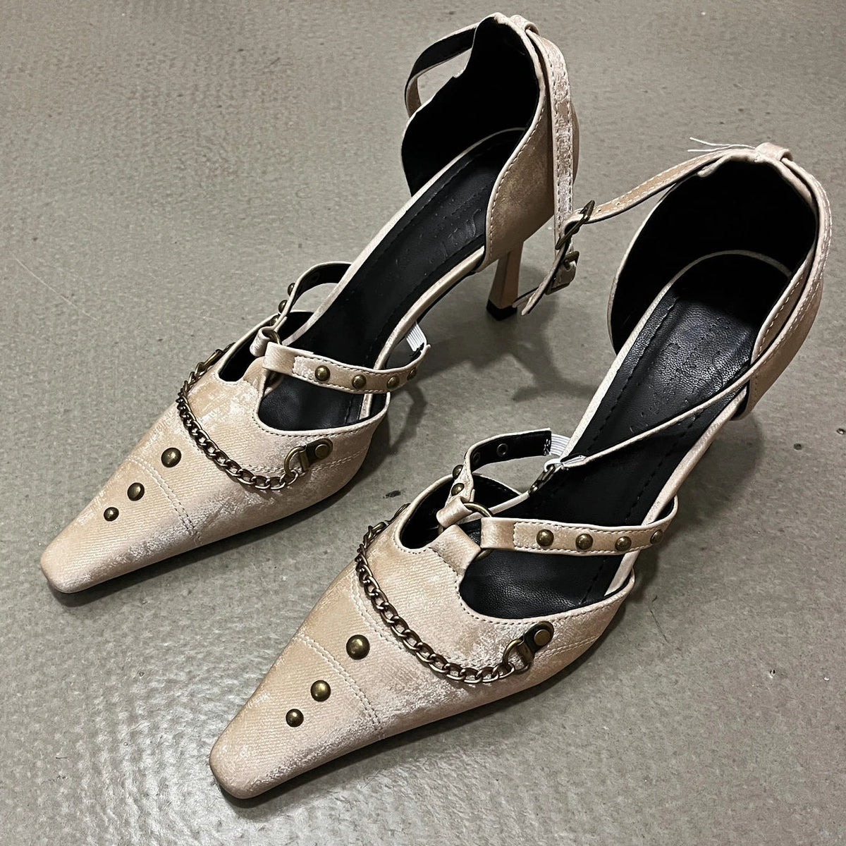 Retro Rivets Metal Chain High Heels Thin Heel Party Dress Shoes Office Shoes Pointed Toe Pump Sandals