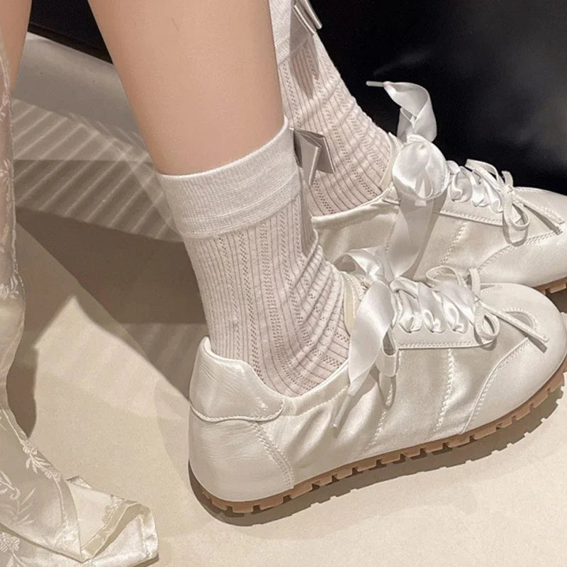 Designer Sneakers Flats Shoes Comfort Lace Up Non Slip Flats Outdoor Walk Shoes