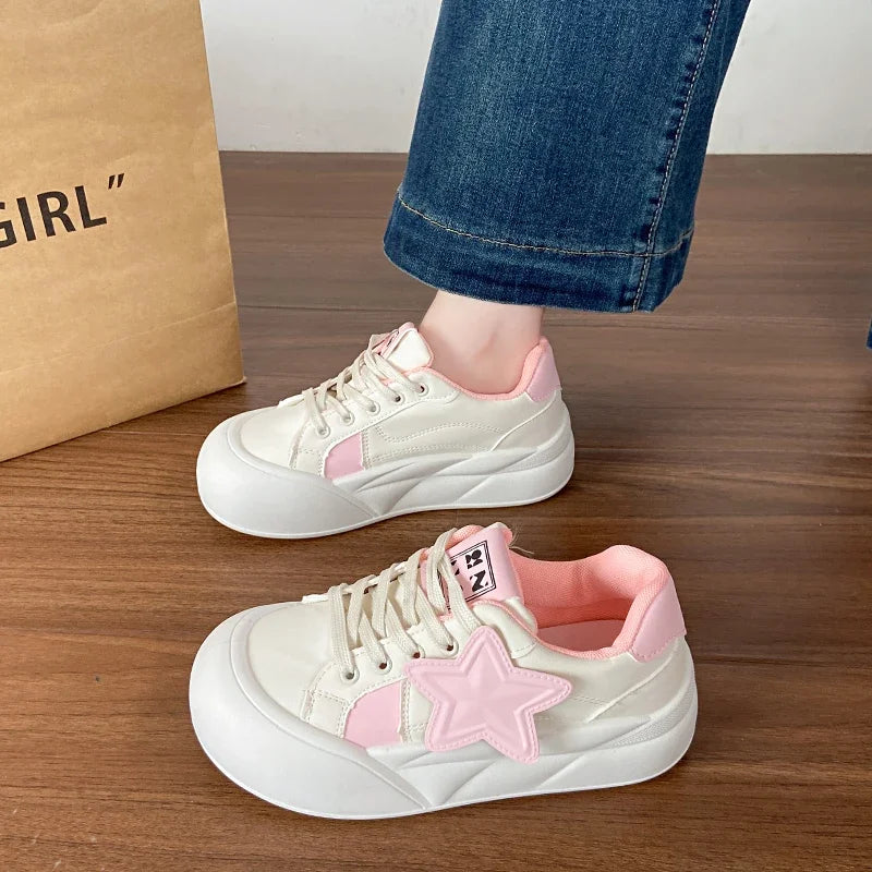 Spring and Autumn New Girl Thick Bottom Round Head Star Shoes to Wear Comfortable Sports Shoes Bread Shoes