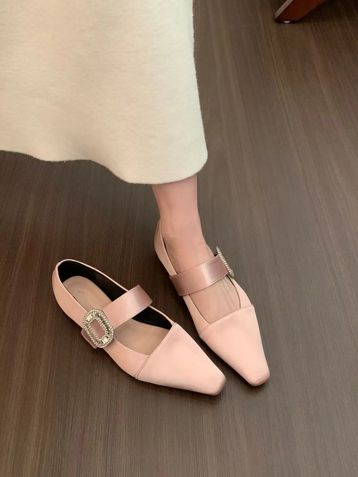 New Satin Flat Shoes Flashing Rhinestone Decoration Ballet Shoes Soft and Comfortable Dress