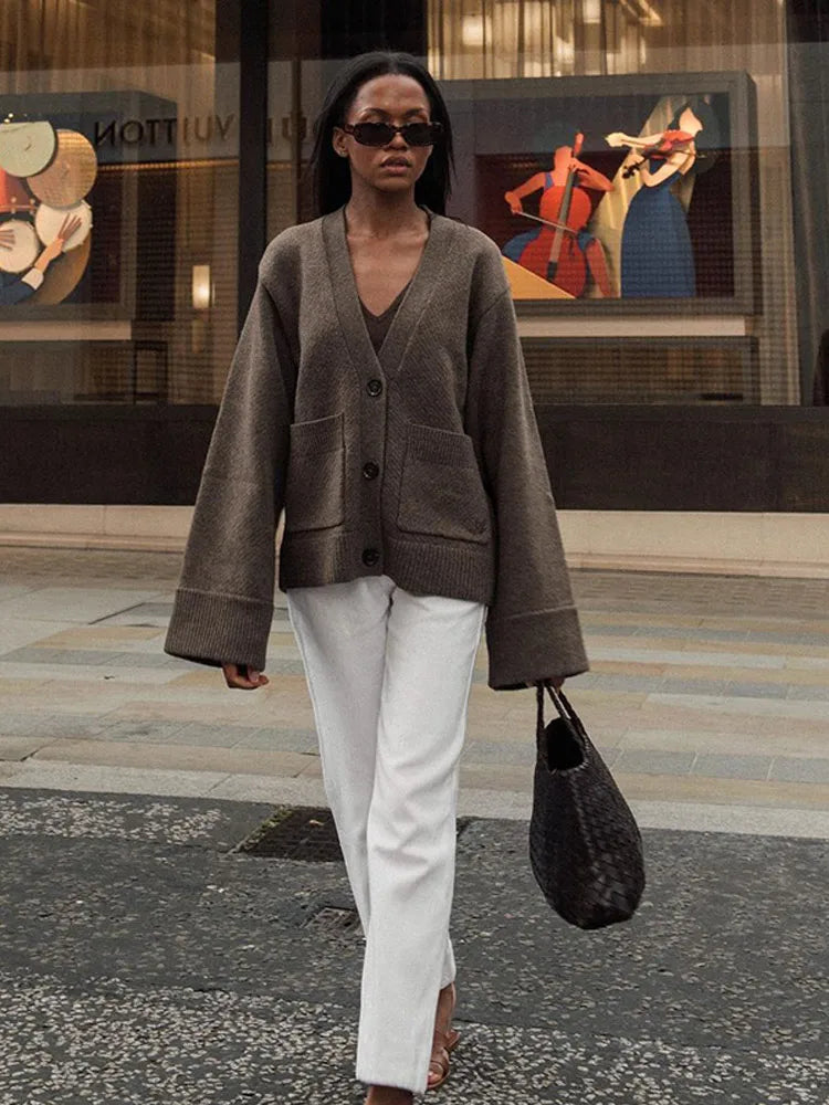 Zoey - Classic V-neck Sweater