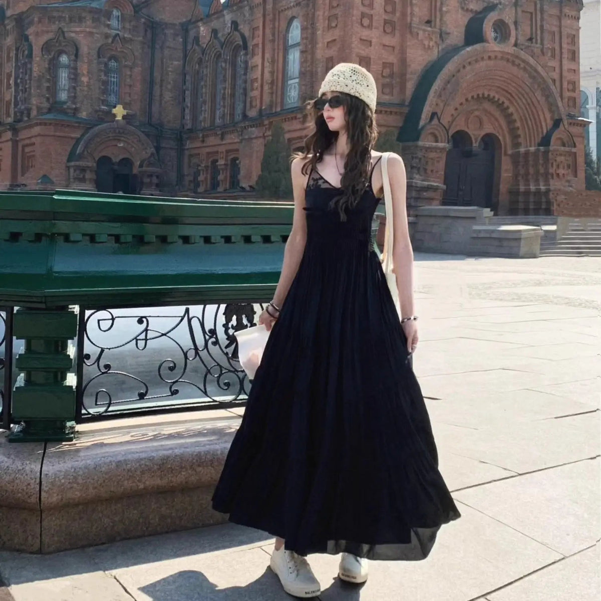 French Lace Spliced Black Slip Dress Summer New High End Sleeveless Waist Slimming Aline Long Dress for