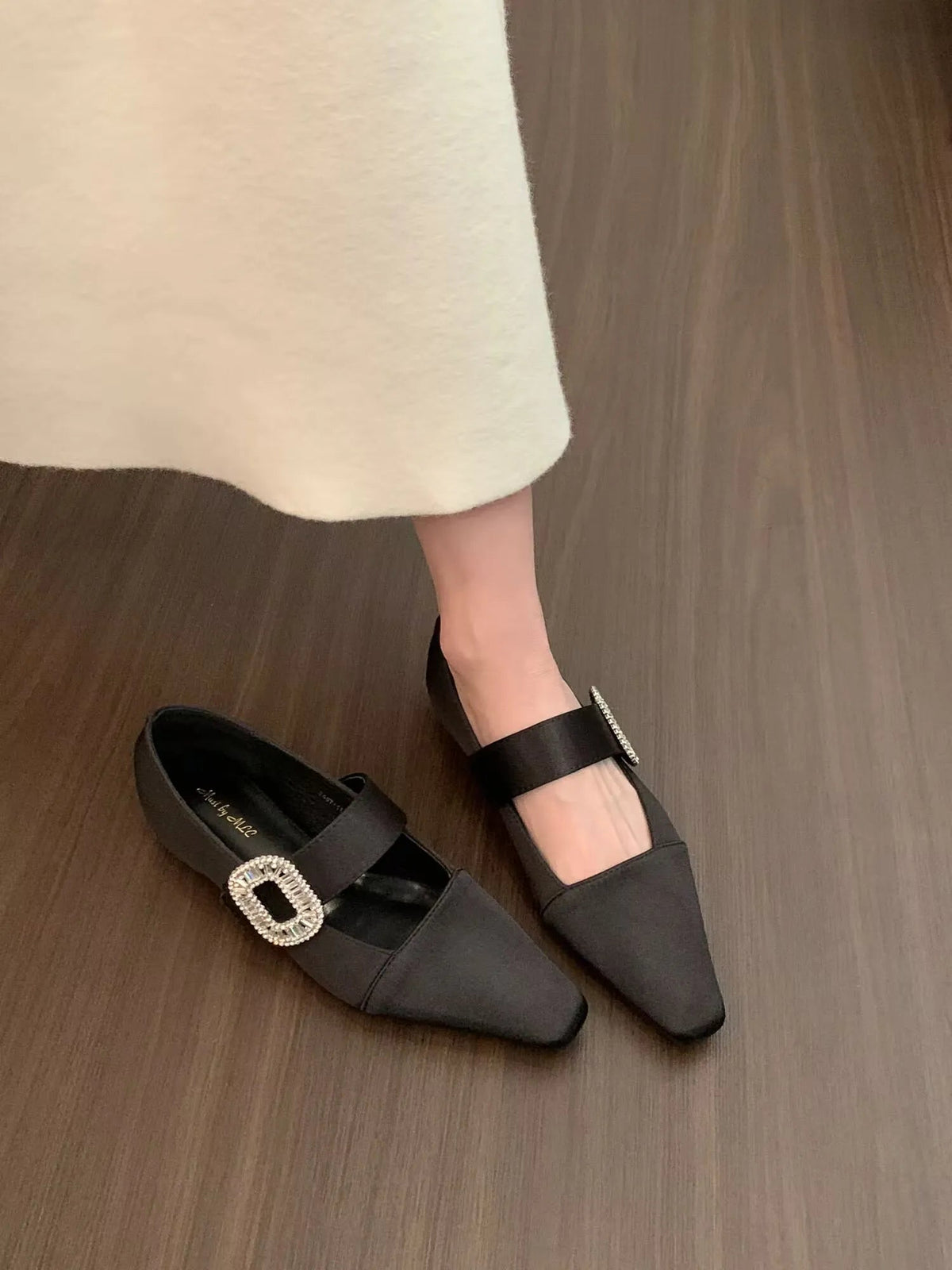 New Satin Flat Shoes Flashing Rhinestone Decoration Ballet Shoes Soft and Comfortable Dress