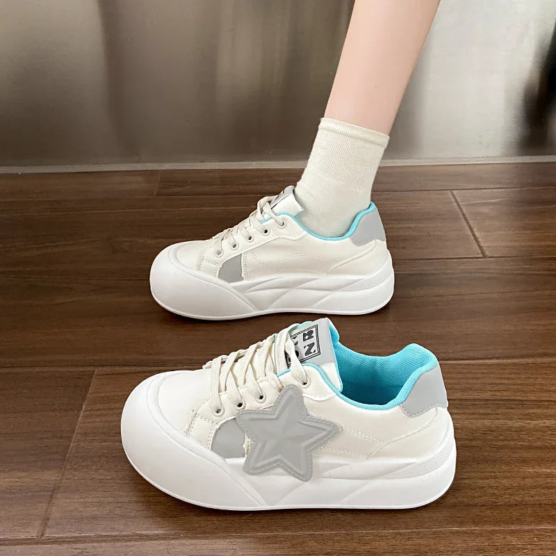 Spring and Autumn New Girl Thick Bottom Round Head Star Shoes to Wear Comfortable Sports Shoes Bread Shoes