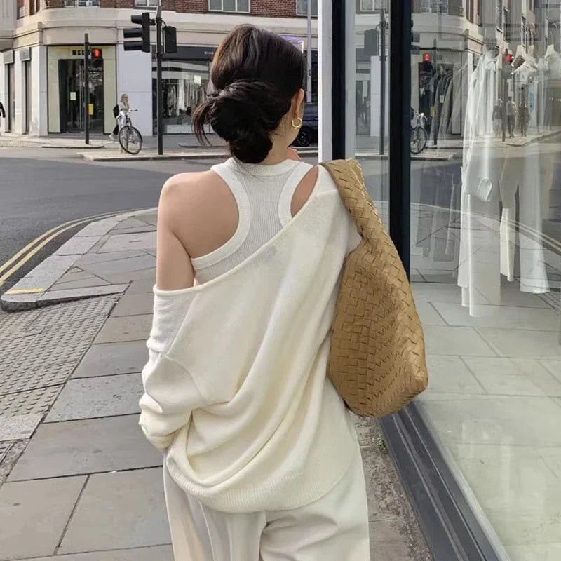 Autumn New High Street Vneck Color Longsleeved Sweater + Slim Camisole Twopiece Suit