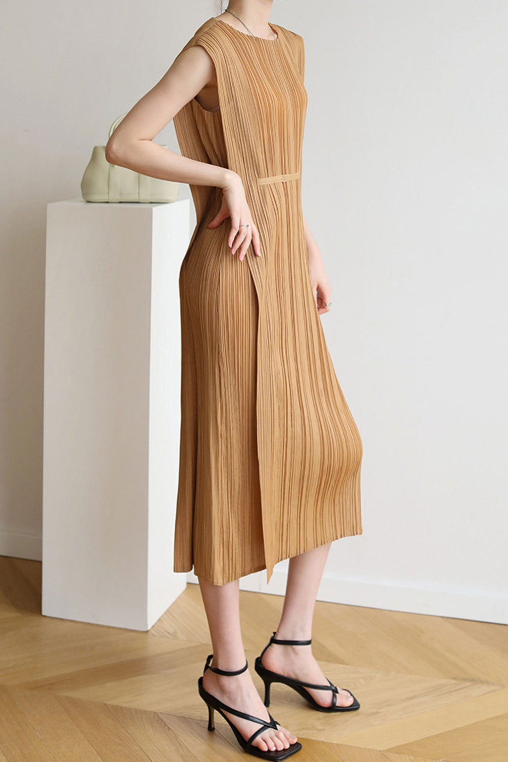 Sleeveless Ruched Lace-up Midi Dress