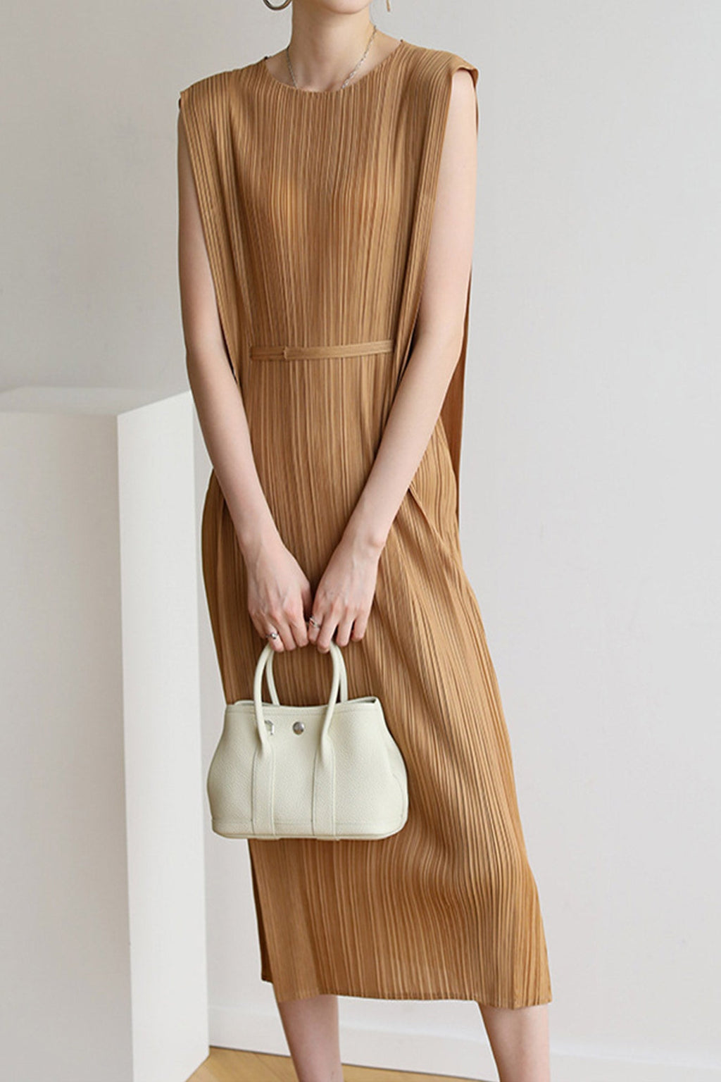 Sleeveless Ruched Lace-up Midi Dress