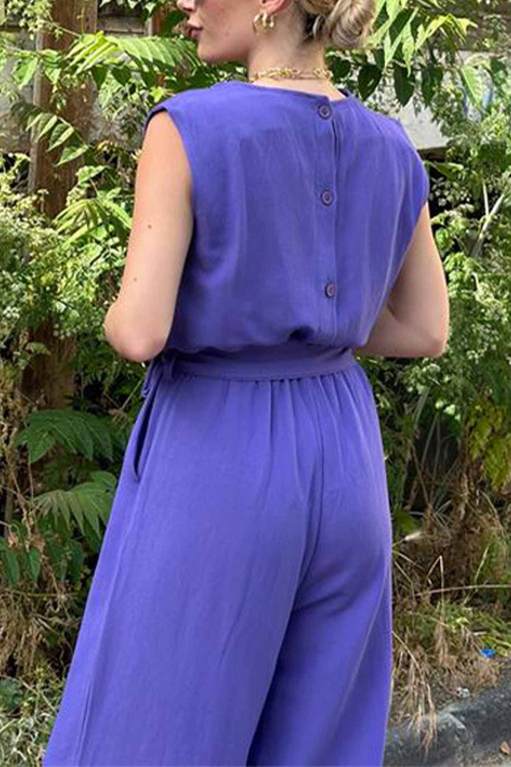 Sleeveless Waist-tie Back Button Jumpsuits