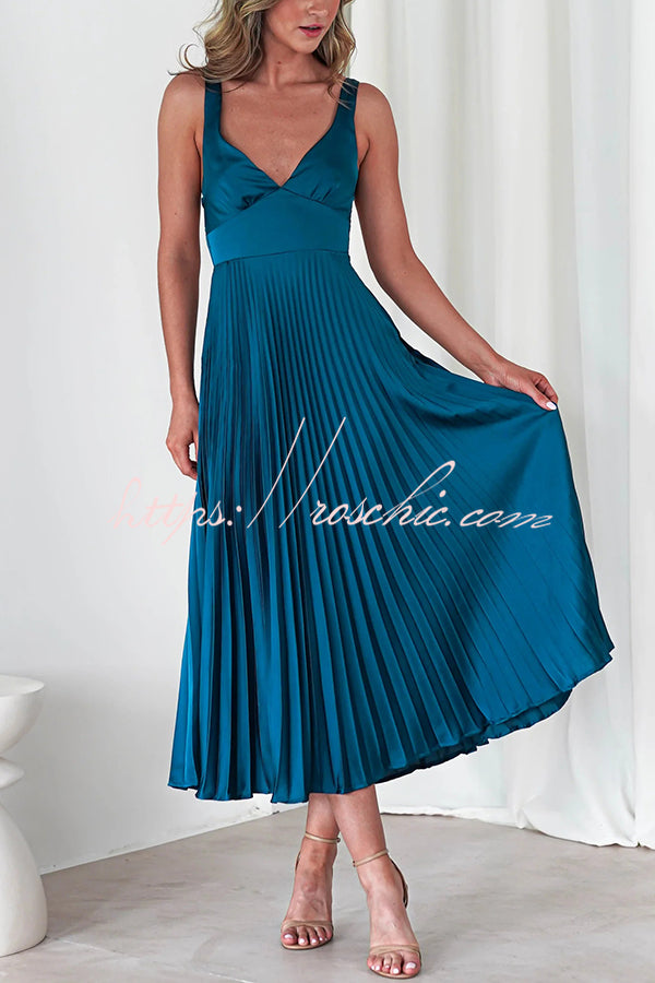Satin Color V-neck Pleated Maxi Dress