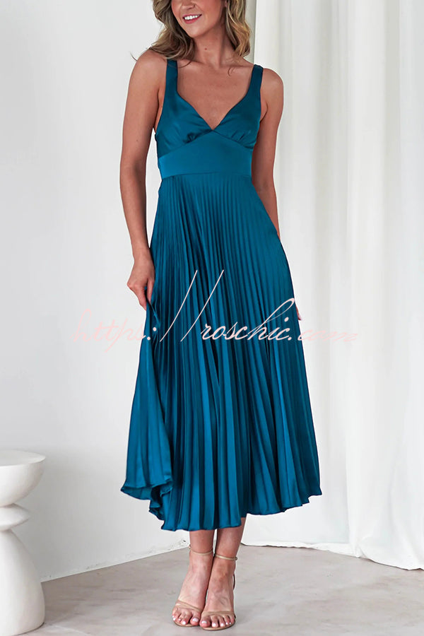 Satin Color V-neck Pleated Maxi Dress