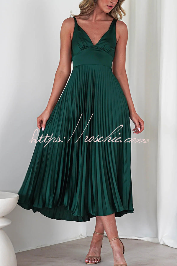 Satin Color V-neck Pleated Maxi Dress